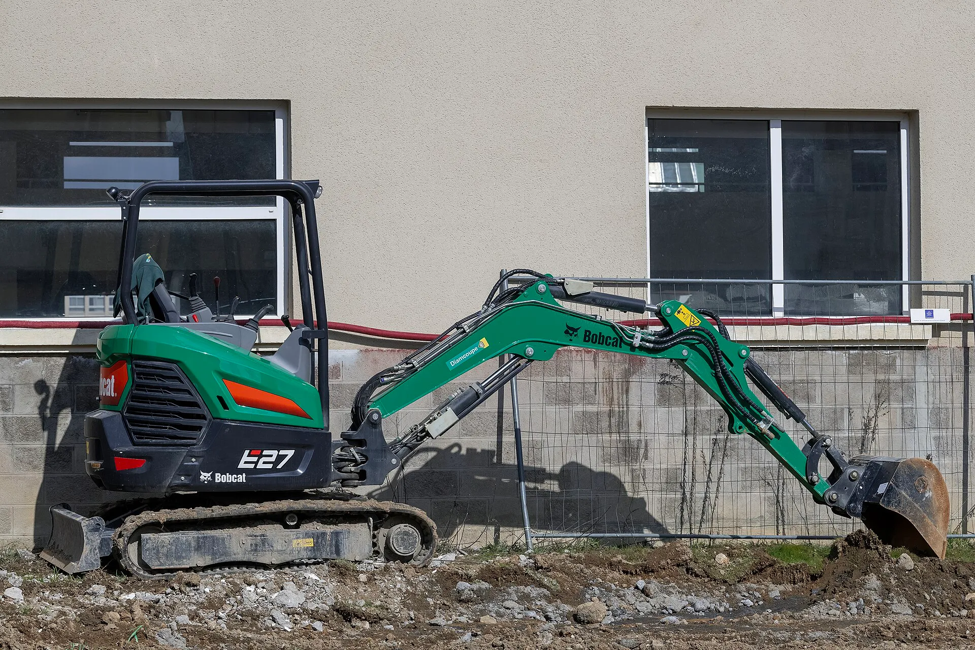Bobcat E27 — Мини верижен багер (илюстративна снимка)